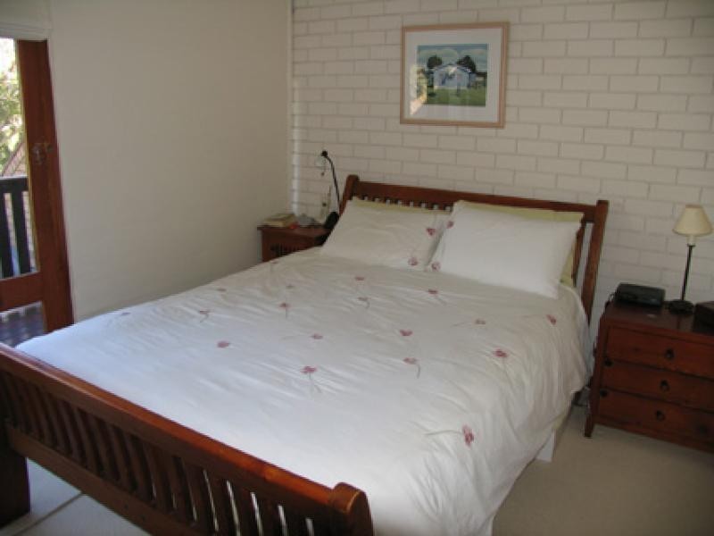 105 Wybalena Grove, Cook ACT 2614