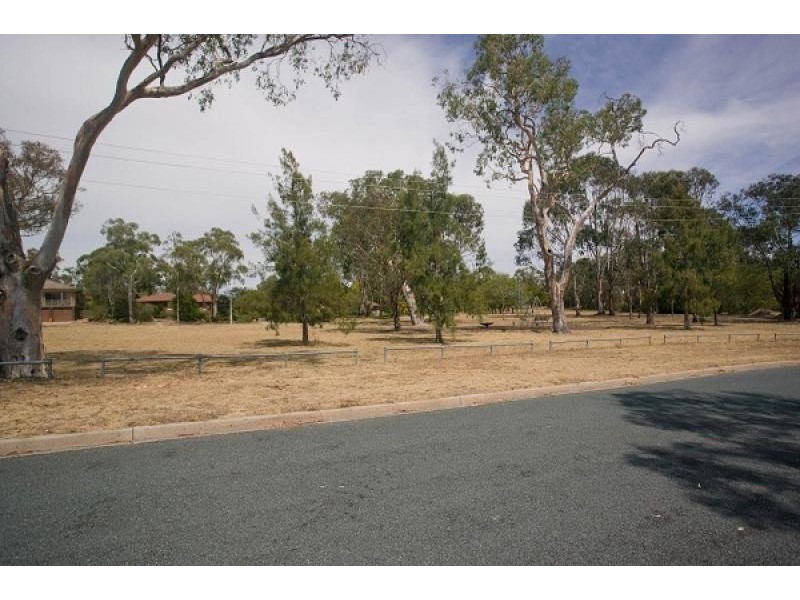 28 Mathieson Crescent, Weetangera ACT 2614