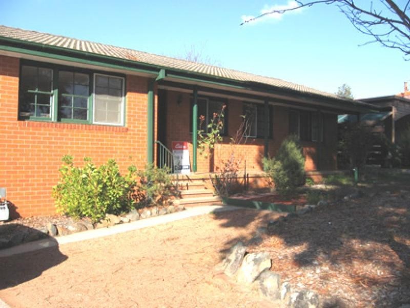 32 Pickworth Street, Holt ACT 2615