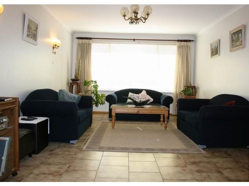 8 Barber Crescent, Flynn ACT 2615