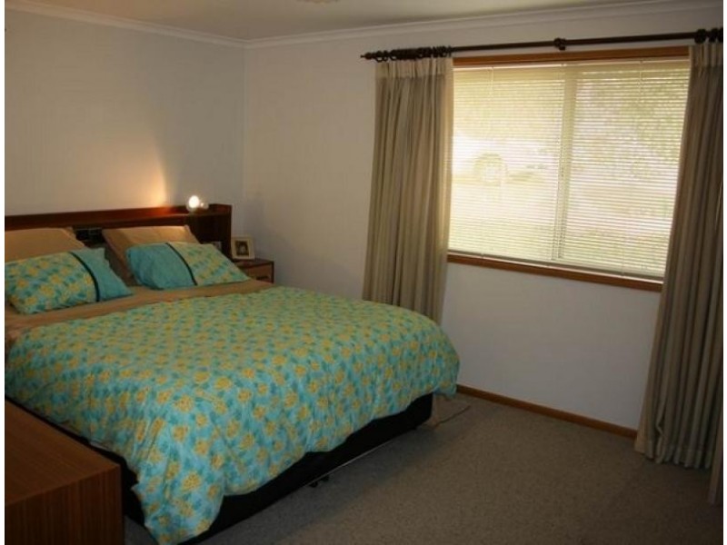 8 Barber Crescent, Flynn ACT 2615
