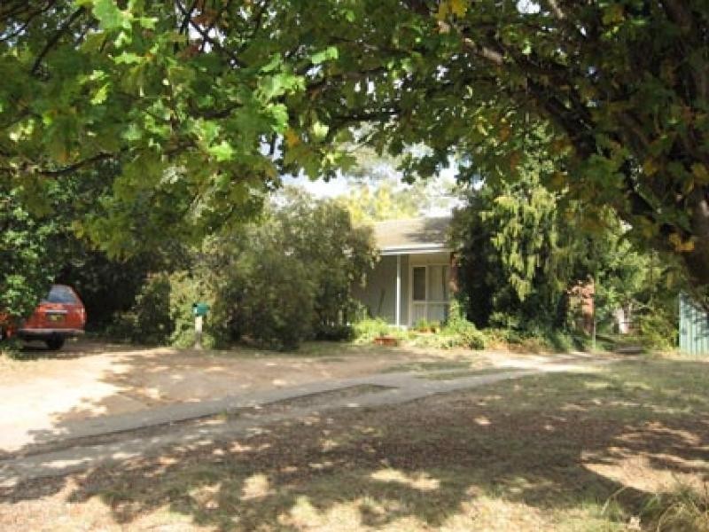 4 Murdoch Street, Lyneham ACT 2602