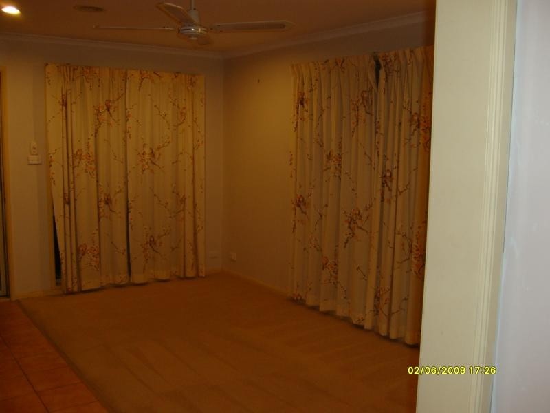 10 Hobday Place, Dunlop ACT 2615