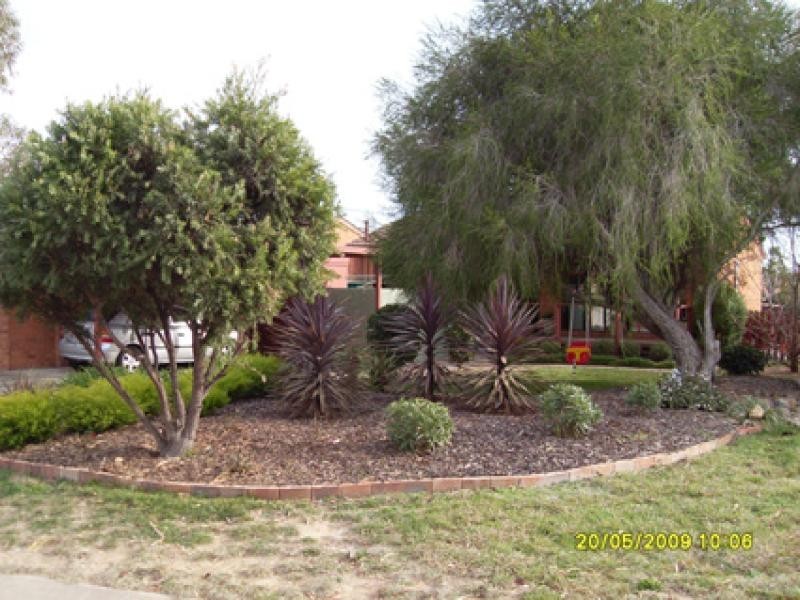 15 Clavert Place, Florey ACT 2615