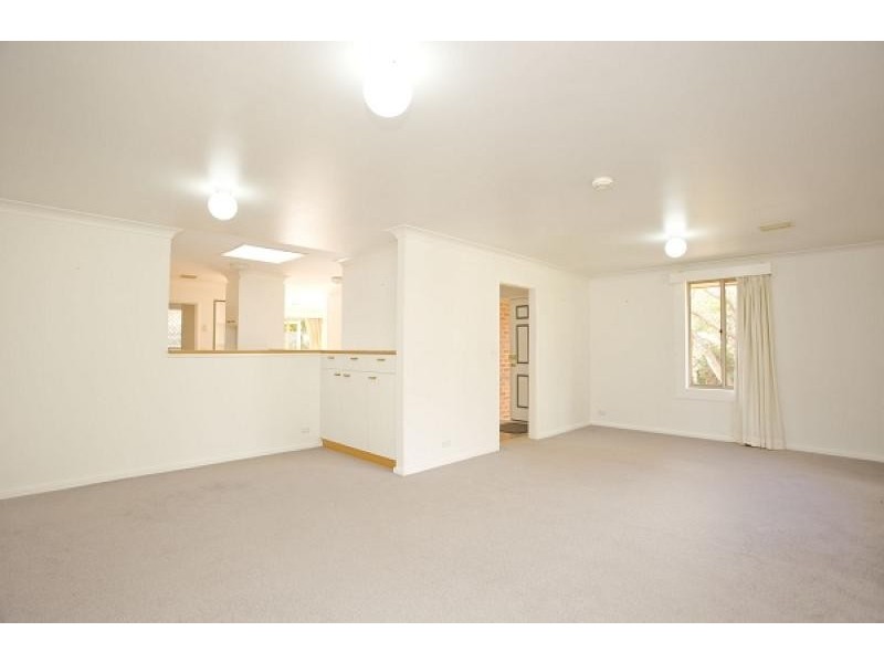 6 GRYLLS CRESCENT, Cook ACT 2614