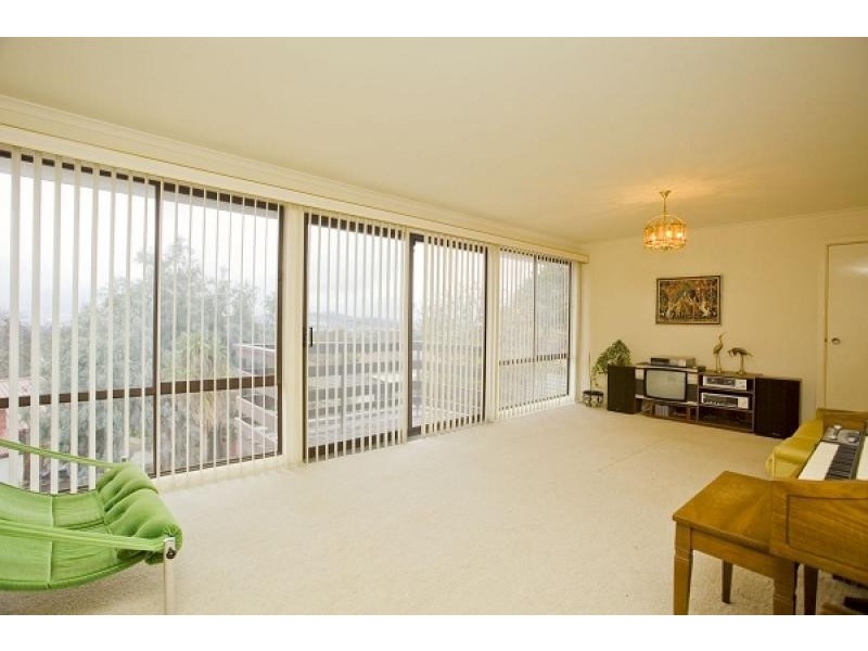 9 Hamelin Crescent, Narrabundah ACT 2604