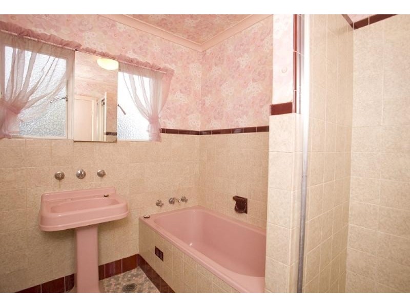 9 Hamelin Crescent, Narrabundah ACT 2604