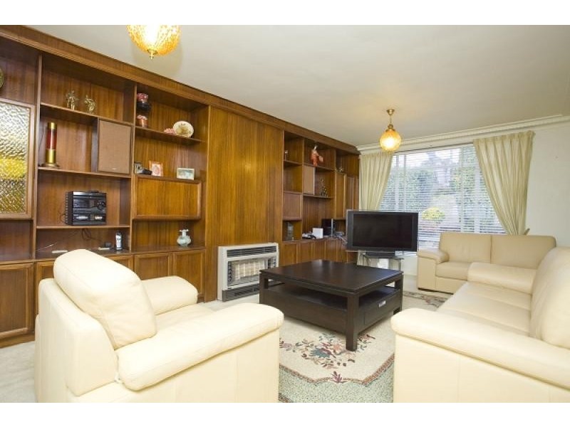 9 Hamelin Crescent, Narrabundah ACT 2604