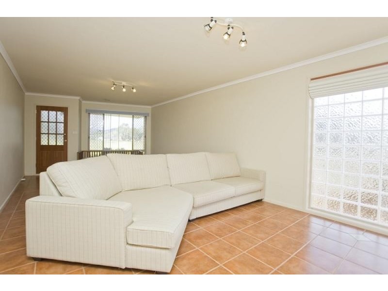 Unit 1, 10 Federal Highway, Watson ACT 2602