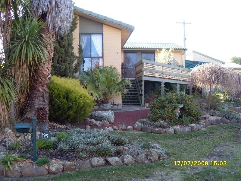 5 Wayal Place, Giralang ACT 2617