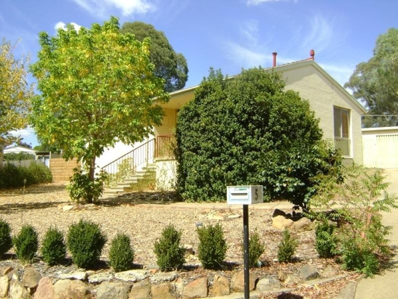 5 Prevost Place, Macgregor ACT 2615