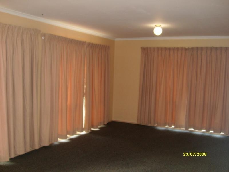 5 Elyard Place, Dunlop ACT 2615