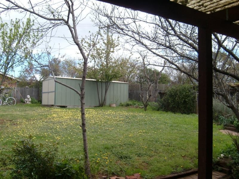 6 McArthur Place, Latham ACT 2615