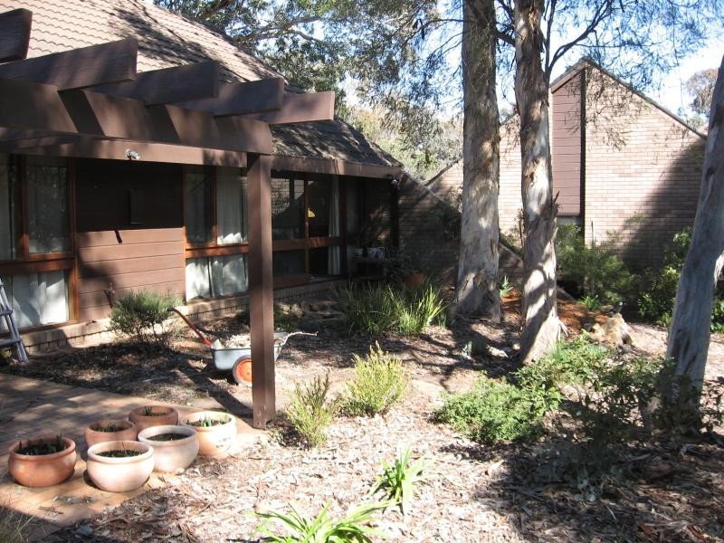 77 Wybalena Grove, Cook ACT 2614