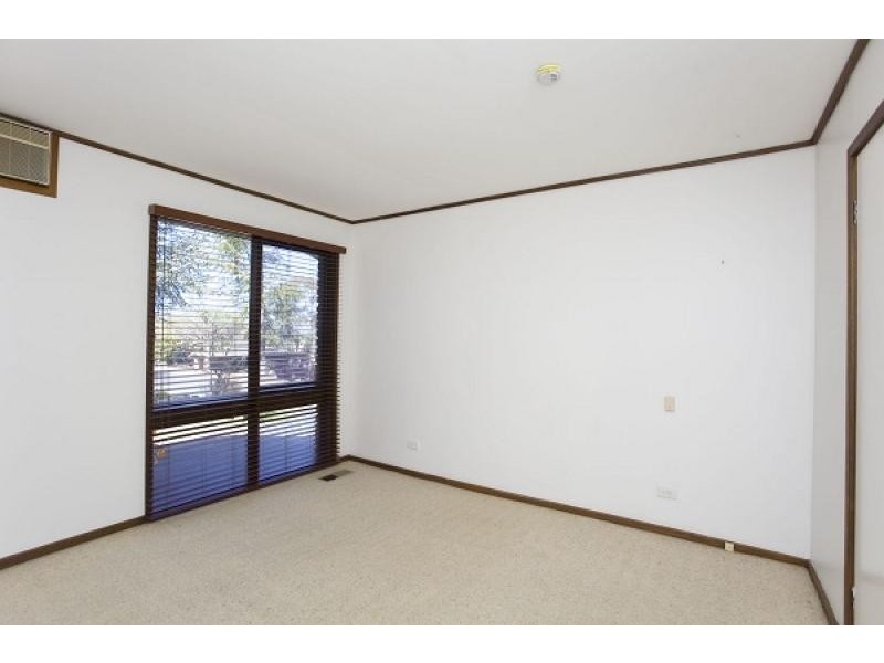 25 Sampson Close, Melba ACT 2615
