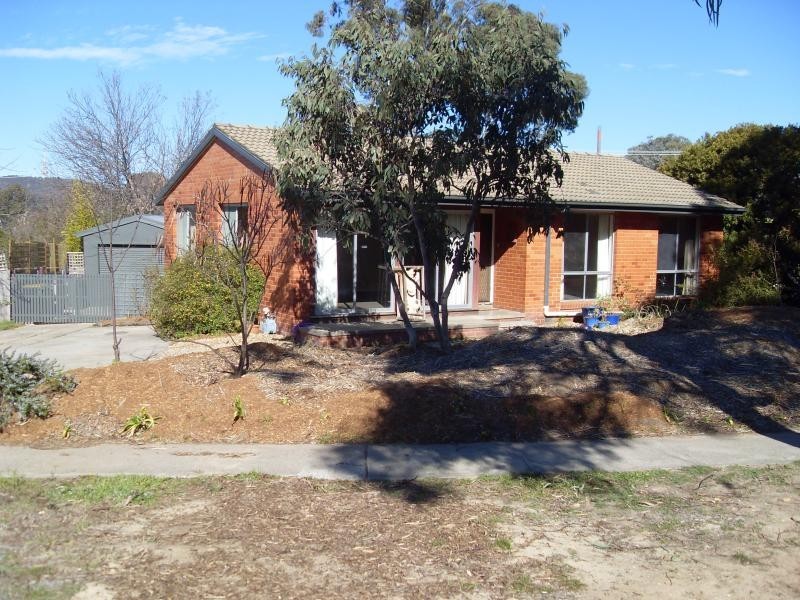 32 Elizabeth Crescent, Macquarie ACT 2614