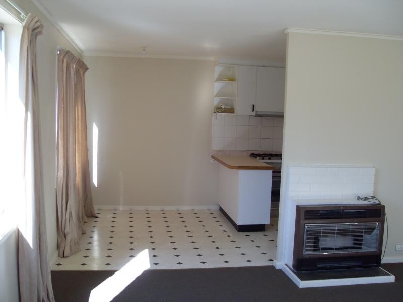 32 Elizabeth Crescent, Macquarie ACT 2614