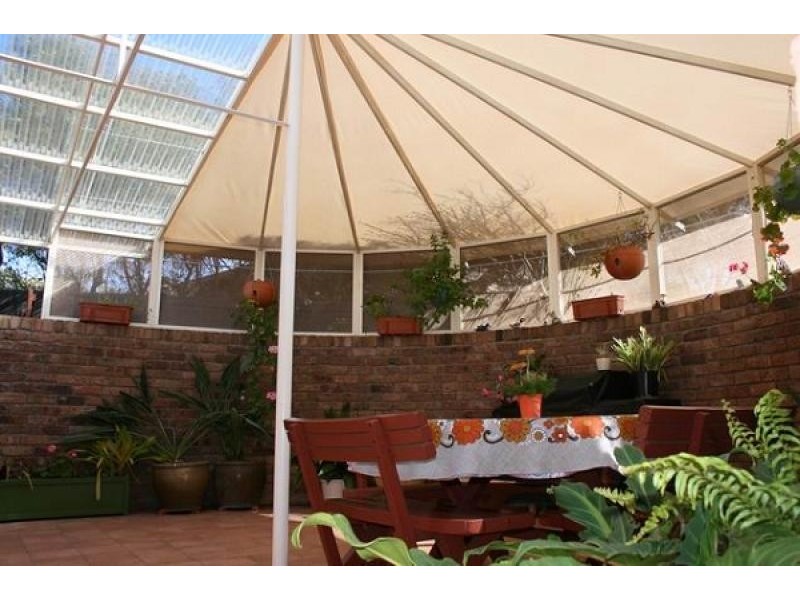 12 Harcourt Street, Weetangera ACT 2614