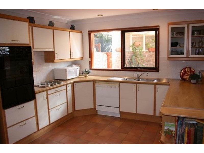 12 Harcourt Street, Weetangera ACT 2614