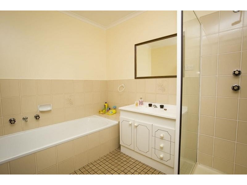 6 Summerville Crescent, Florey ACT 2615