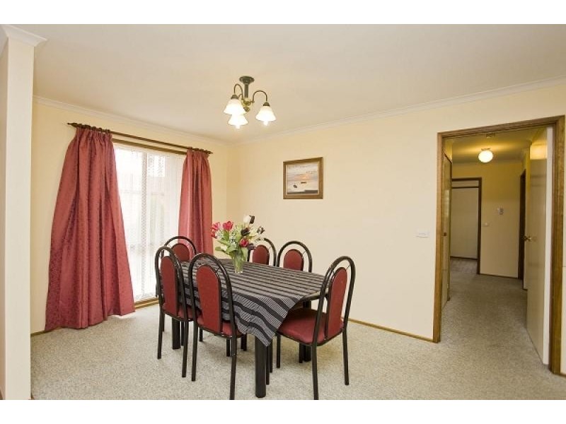 6 Summerville Crescent, Florey ACT 2615