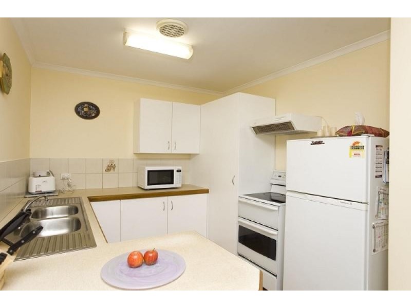 6 Summerville Crescent, Florey ACT 2615