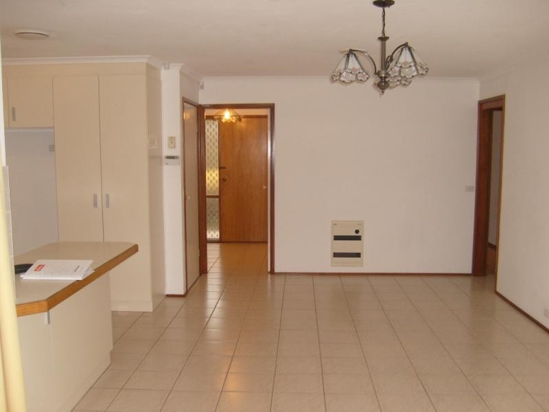 16 Rowntree Crescent, Isaacs ACT 2607