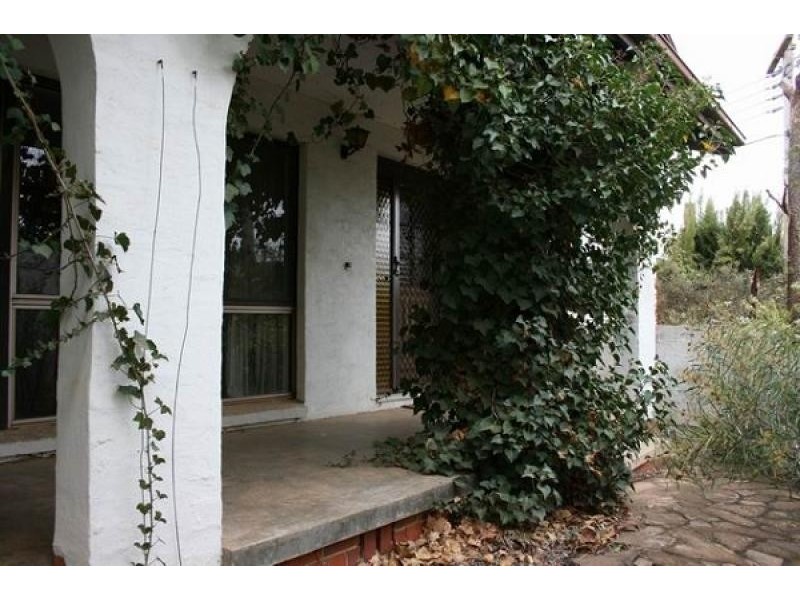 73 Osburn Drive, Macgregor ACT 2615