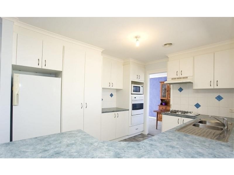 11 Dacomb Court, Dunlop ACT 2615