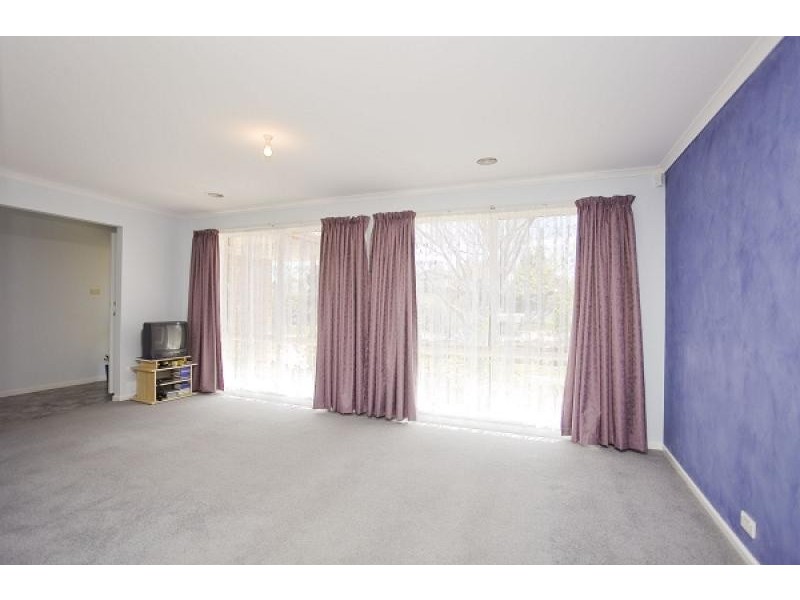 11 Dacomb Court, Dunlop ACT 2615