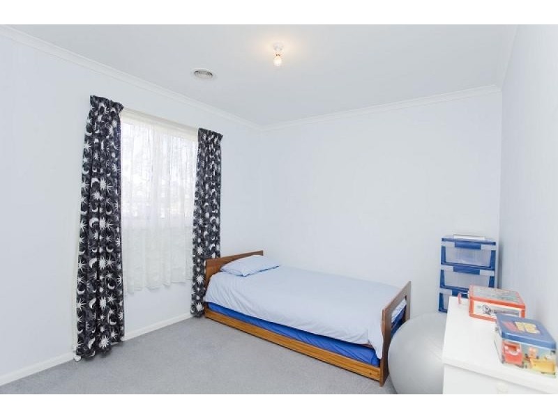 11 Dacomb Court, Dunlop ACT 2615