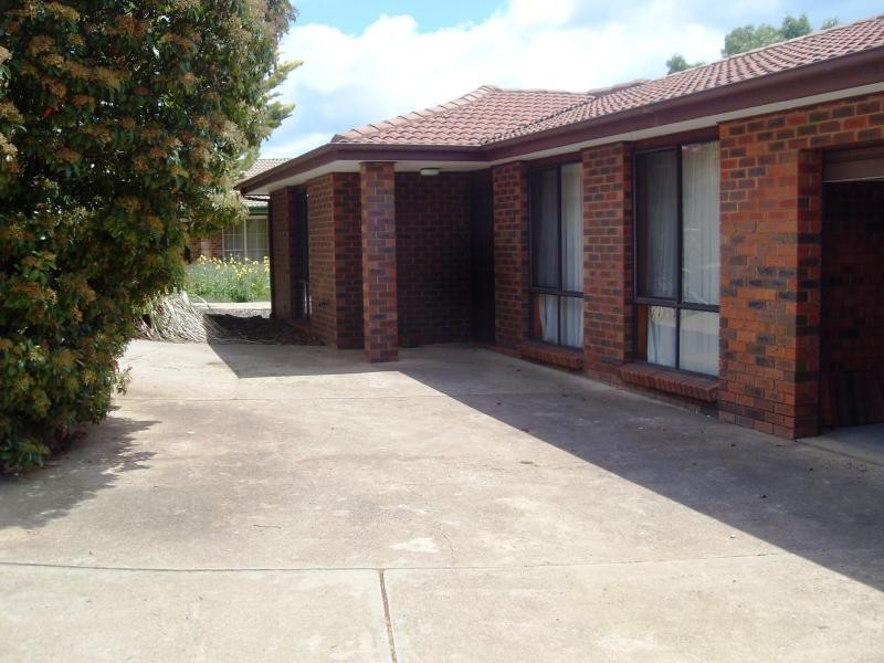 8 Monson Place, Mckellar ACT 2617