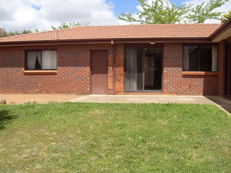 8 Monson Place, Mckellar ACT 2617