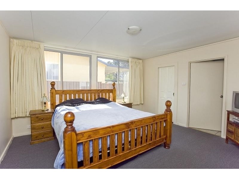 34 Lindrum Crescent, Holt ACT 2615