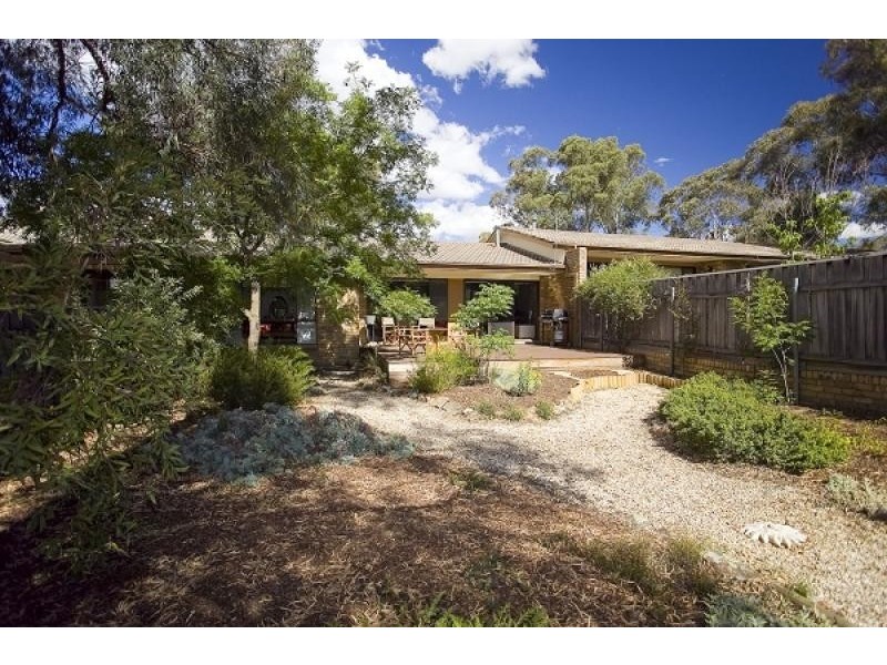 6 Lyttleton Crescent, Cook ACT 2614