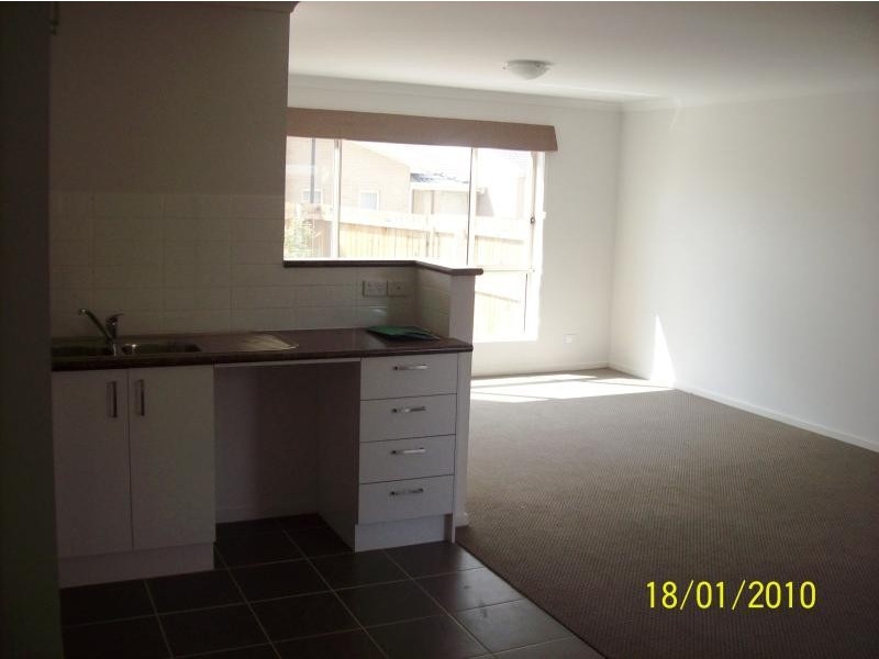 10/85 Macfarlane Burnet Avenue, Macgregor ACT 2615