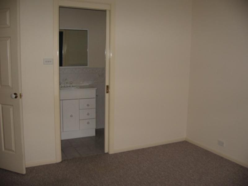 7/131 Britten Jones Drive, Holt ACT 2615