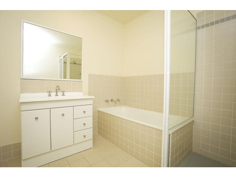 17/15 Wanliss Street, Latham ACT 2615