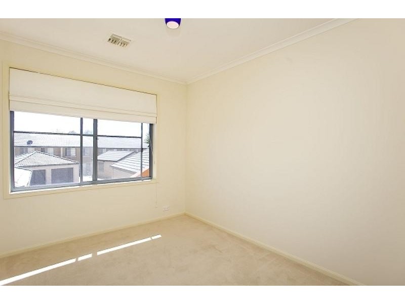 17/15 Wanliss Street, Latham ACT 2615