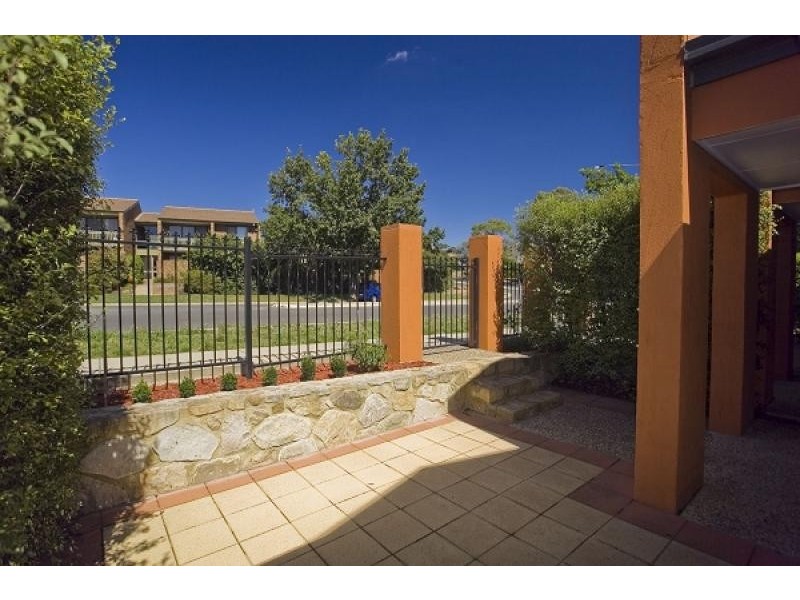 17/15 Wanliss Street, Latham ACT 2615