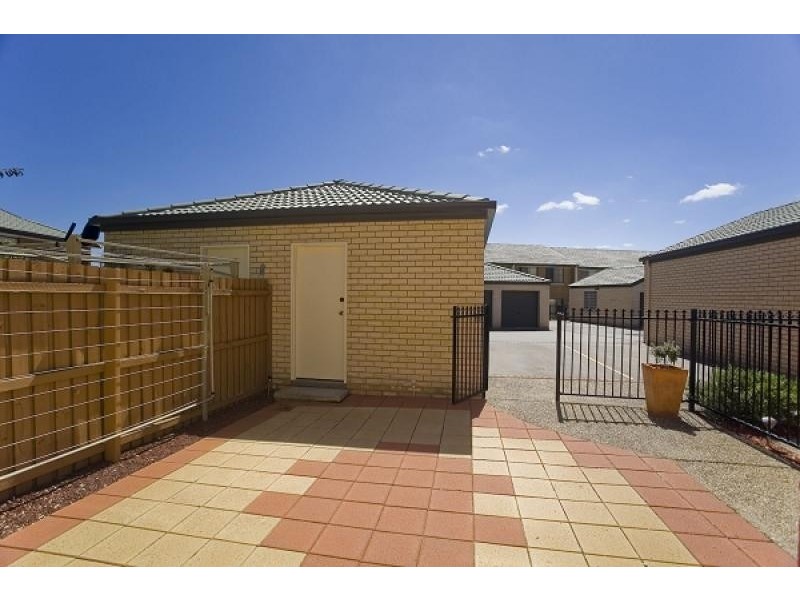 17/15 Wanliss Street, Latham ACT 2615