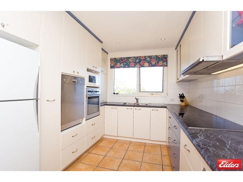 8 Neeld Place, Charnwood ACT 2615