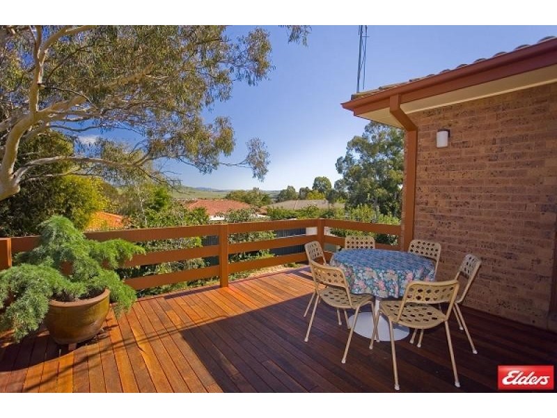 8 Neeld Place, Charnwood ACT 2615