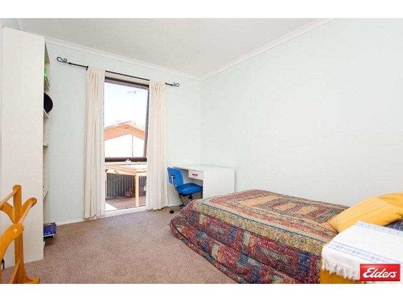 8 Neeld Place, Charnwood ACT 2615