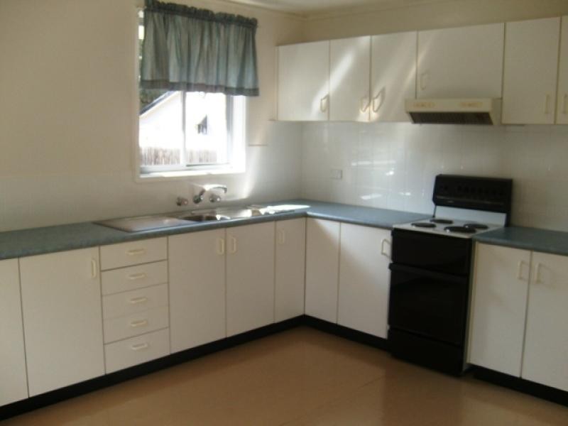 33 Molloy Crescent, Cook ACT 2614