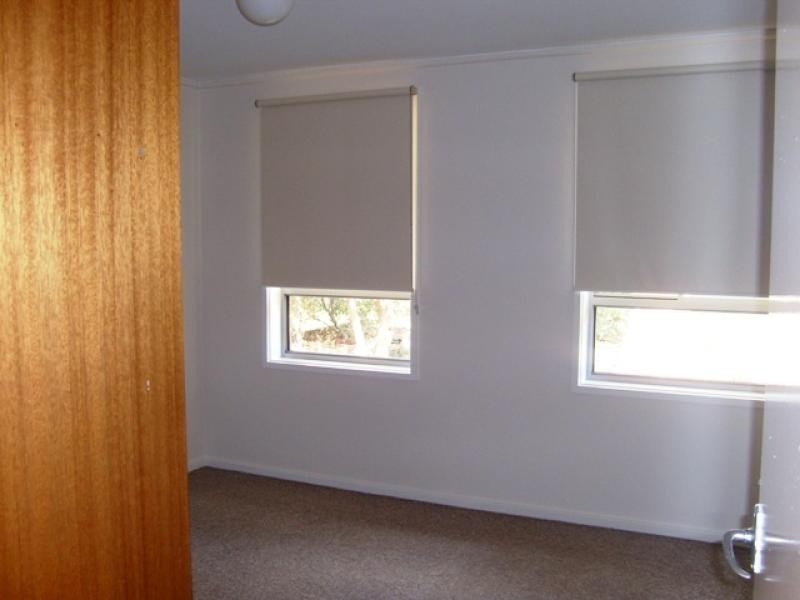 33 Molloy Crescent, Cook ACT 2614