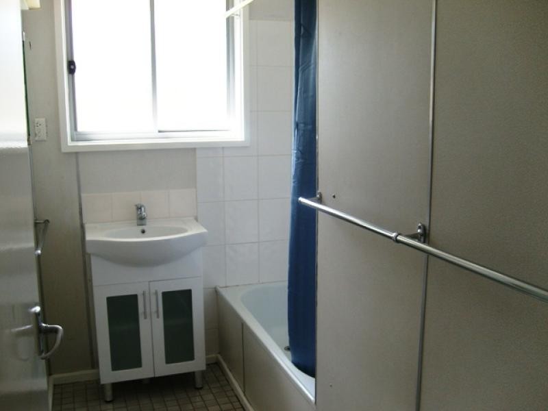 33 Molloy Crescent, Cook ACT 2614
