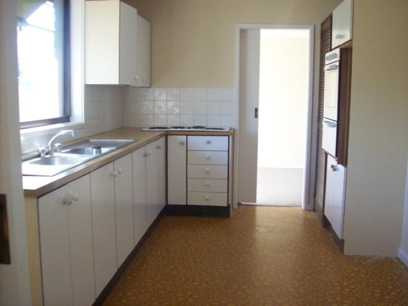 10 Gurner Place, Latham ACT 2615
