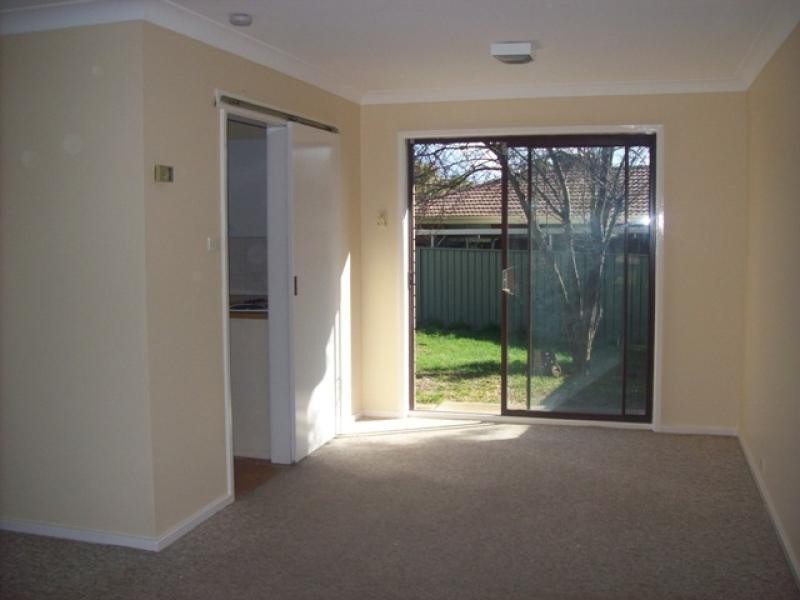 10 Gurner Place, Latham ACT 2615