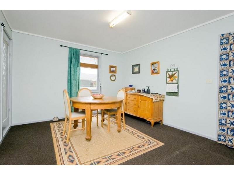 28 Chambers Street, Latham ACT 2615